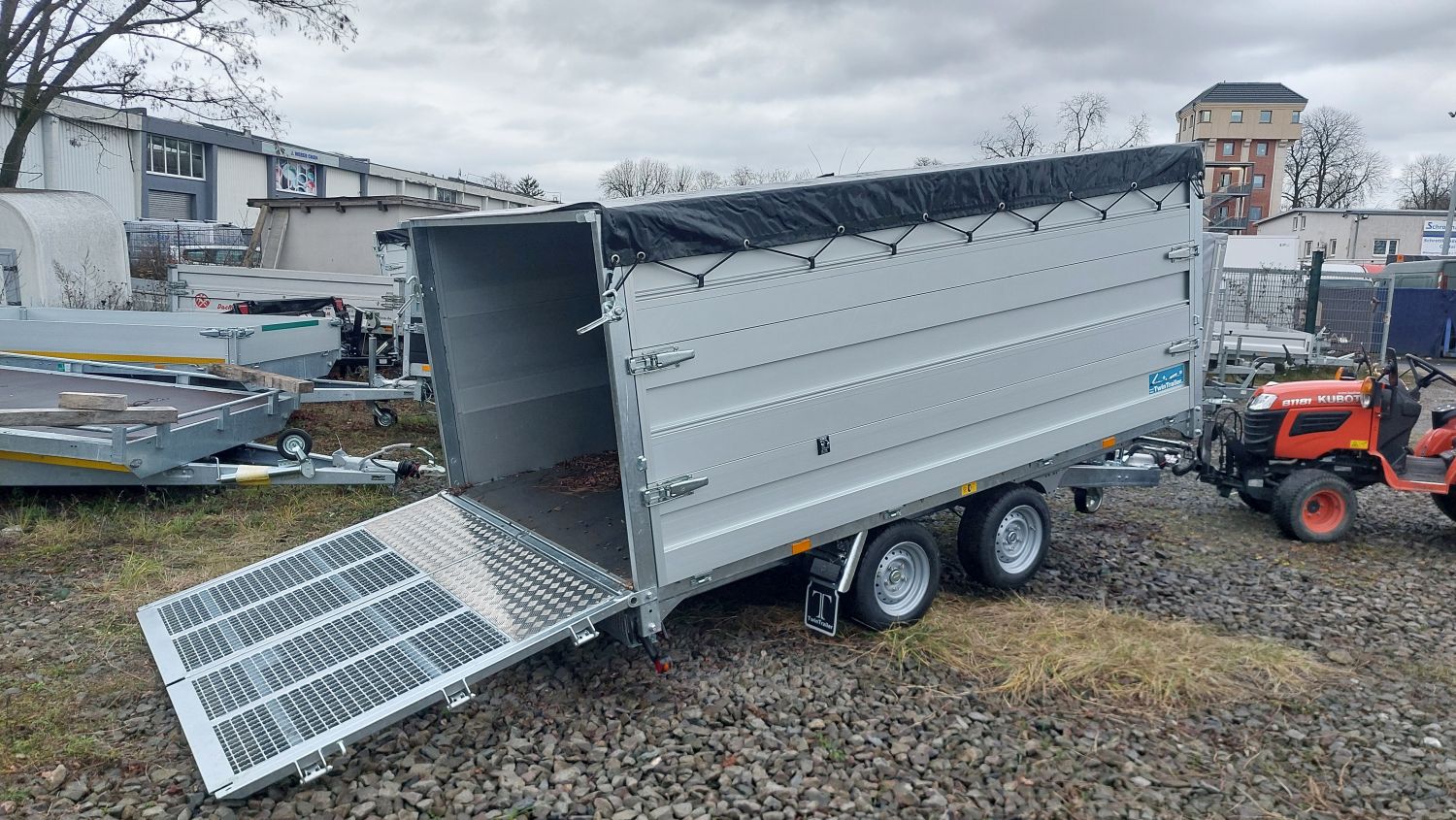 3500 kg | 352 x 192 x 140 cm | Hinterkipper + Maschinentrans | Elektro und Nothandpumpe | LED | Aufsatzbordwände| Flachplane | Twintrailer