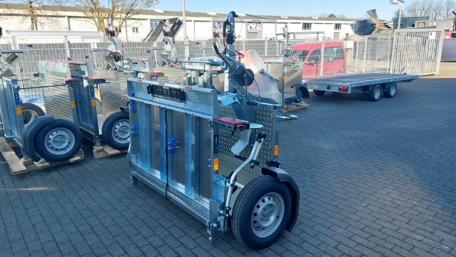 1.000 kg | 240 x 150 cm | Motorradanhänger | absenkbar u. faltbar | Fahrrradträger außen | TREILER 1000MAX